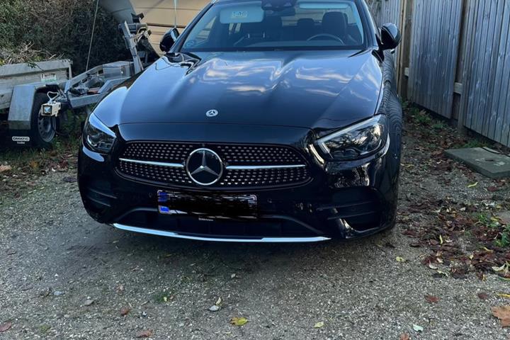 Sort Mercedes E300 e fra 2022