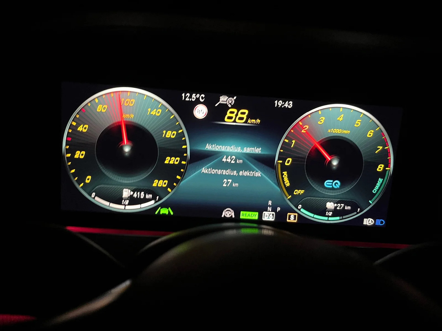 Sort Mercedes E300 e fra 2022