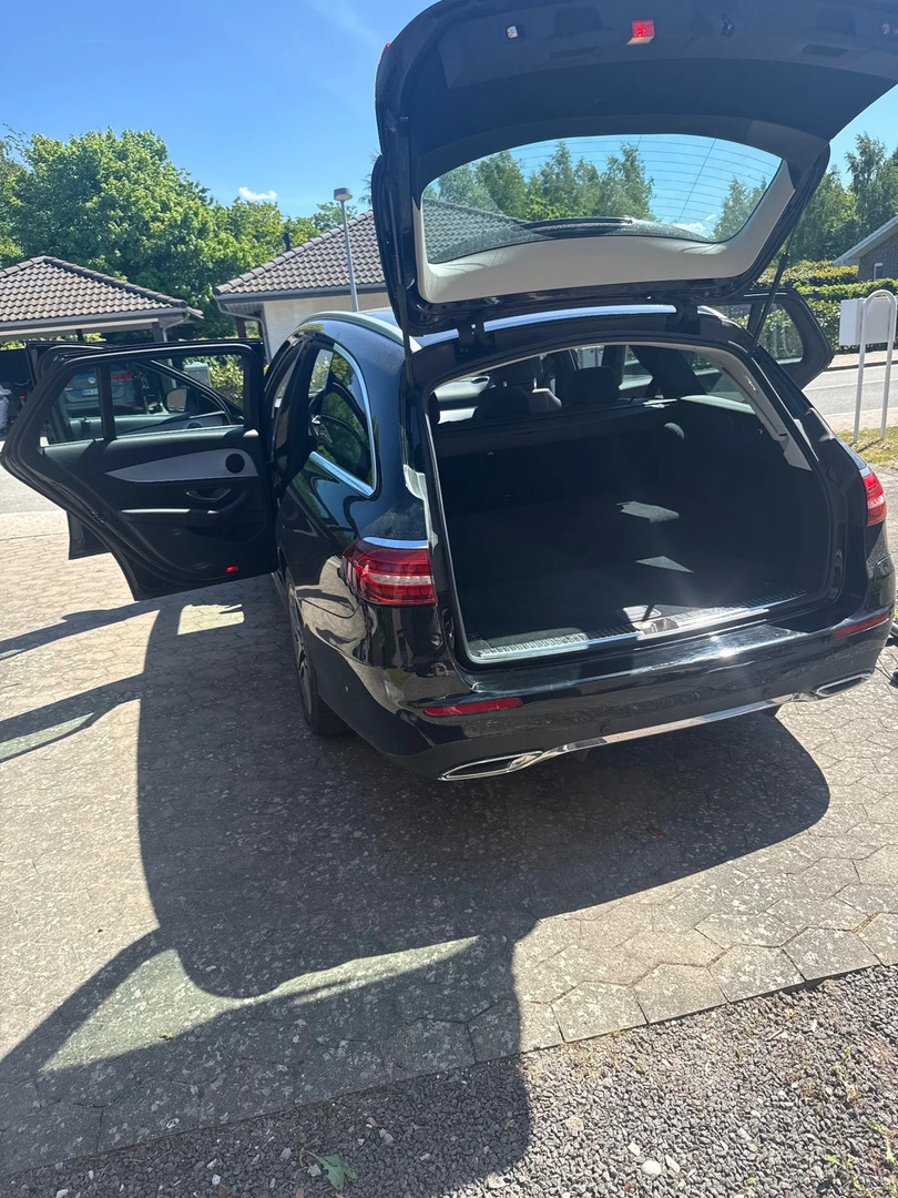 Sort Mercedes E300 e fra 2022
