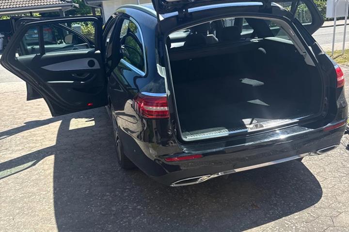 Sort Mercedes E300 e fra 2022