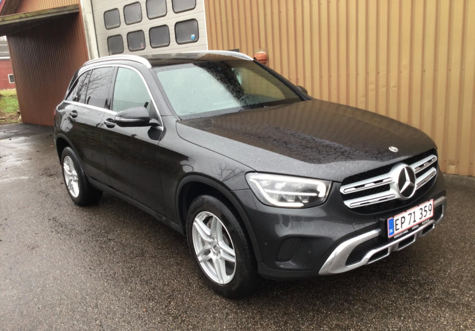 Sort Mercedes GLC300 de fra 2022