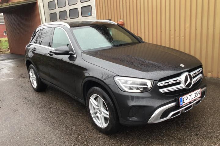 Sort Mercedes GLC300 de fra 2022