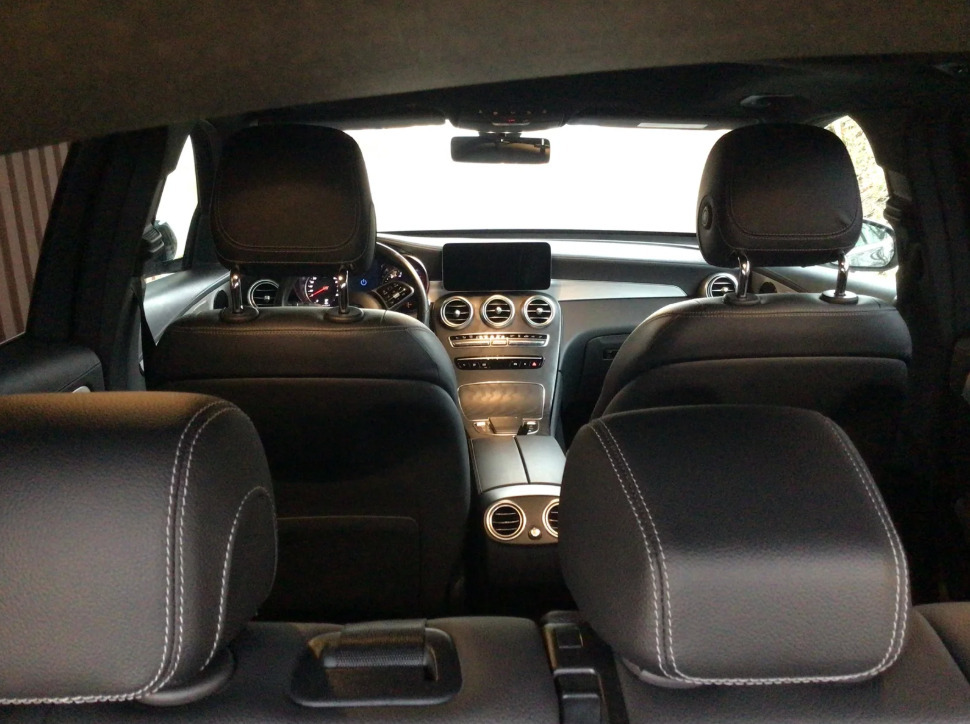 Sort Mercedes GLC300 de fra 2022