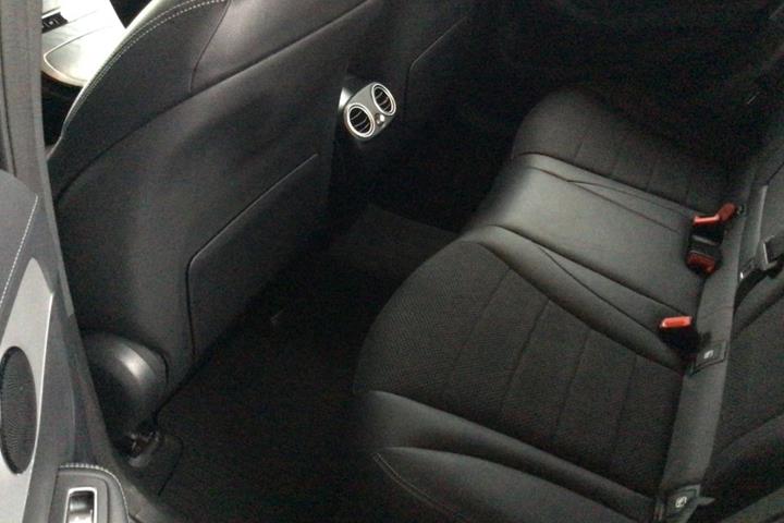 Sort Mercedes GLC300 de fra 2022