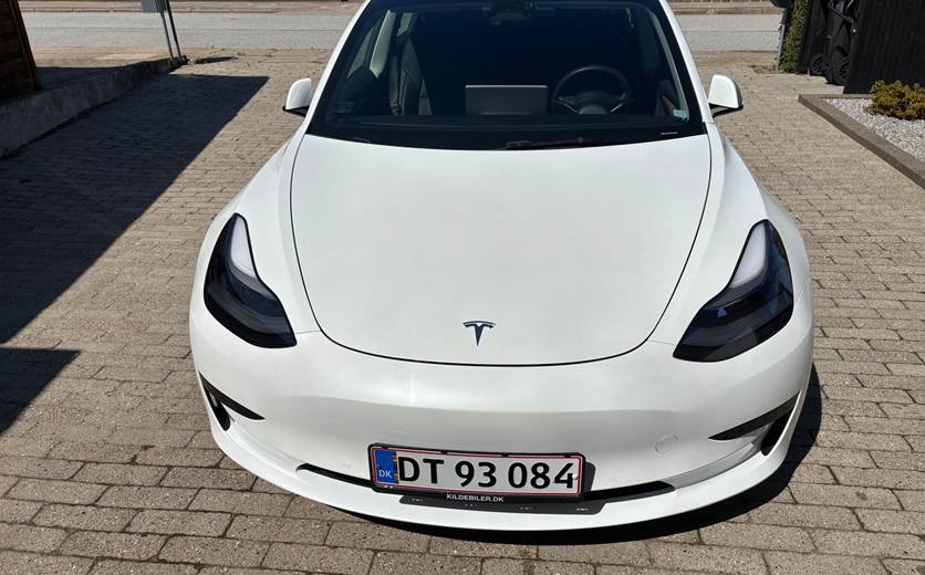 Tesla Model 3 RWD