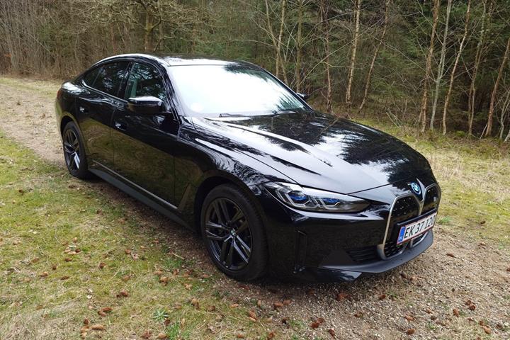 Sort BMW i4 fra 2023