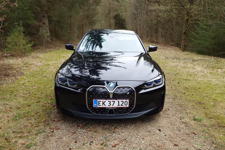 Sort BMW i4 fra 2023