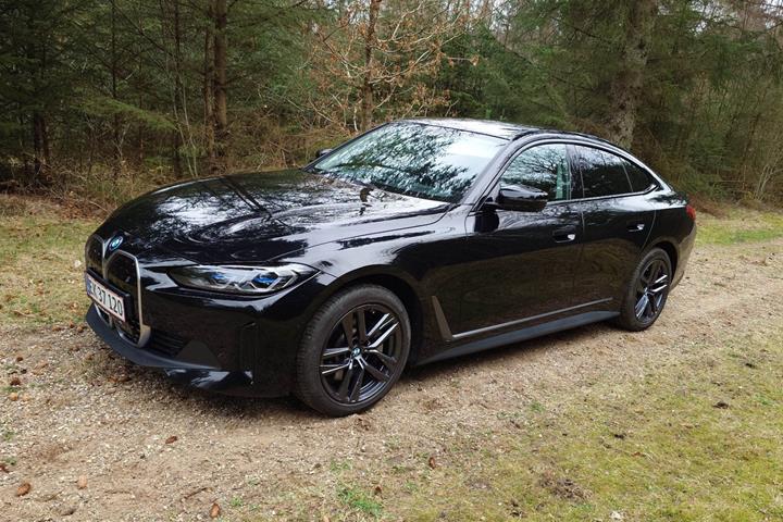 Sort BMW i4 fra 2023