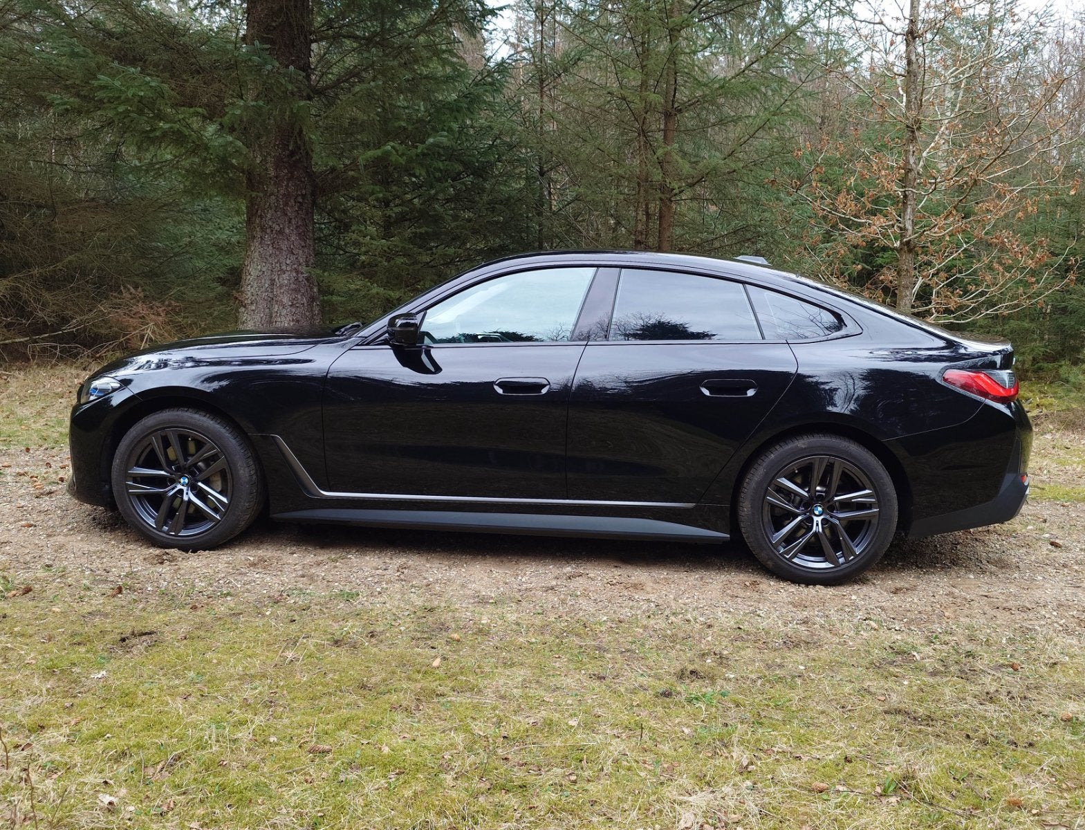 Sort BMW i4 fra 2023