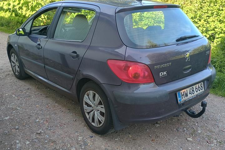 Lilla Peugeot 307 fra 2003