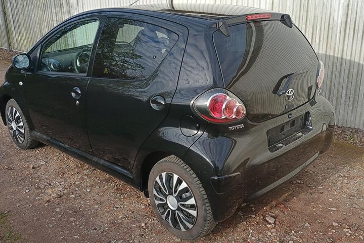 Sort Toyota Aygo fra 2014