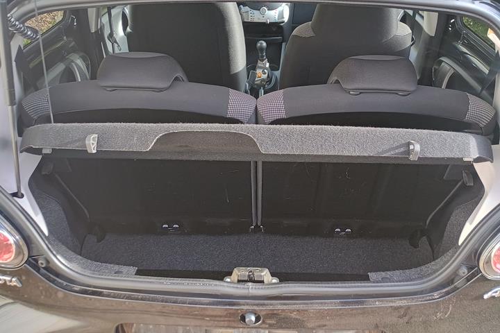Sort Toyota Aygo fra 2014