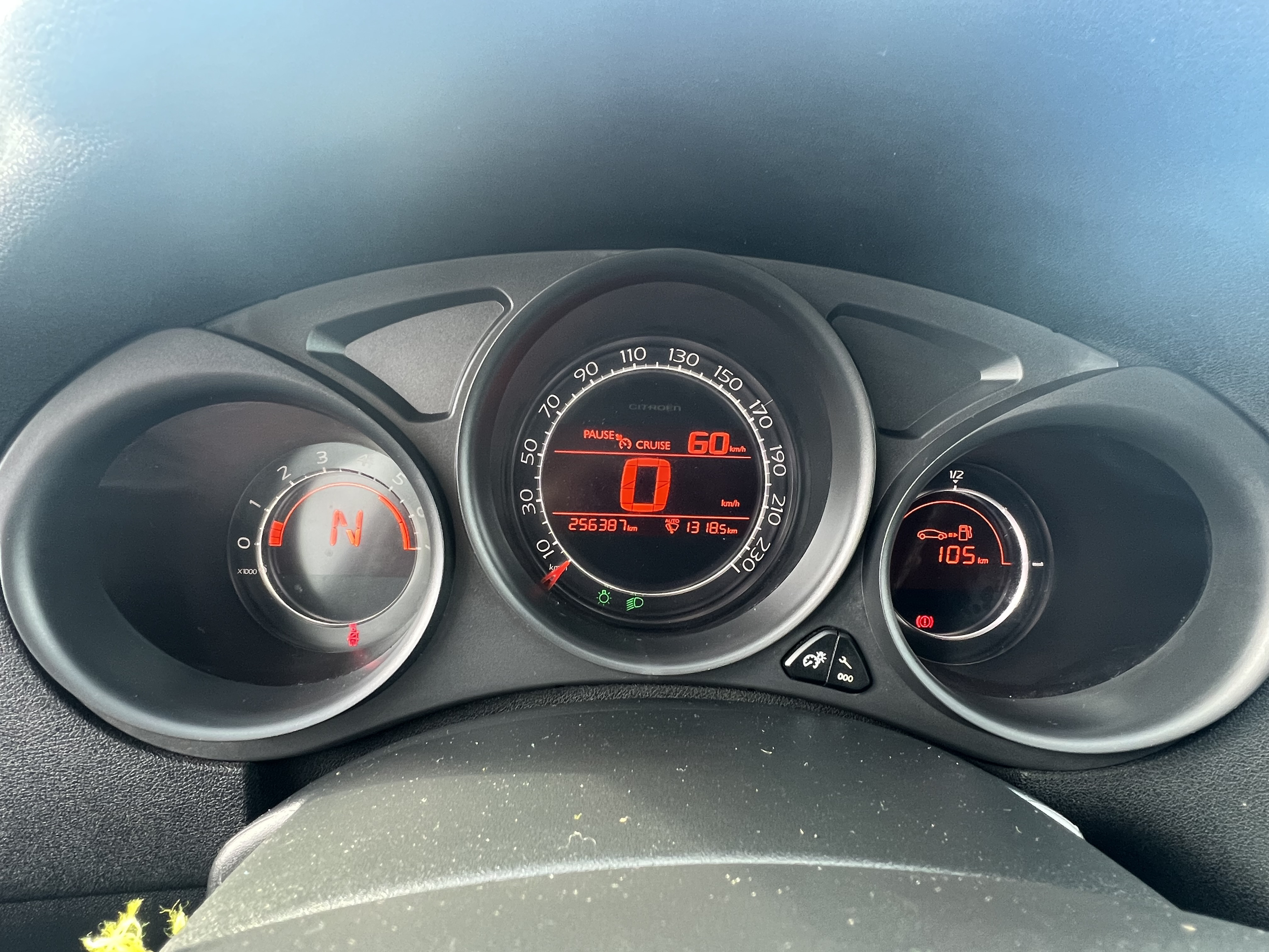 Grå Citroën C4 fra 2014