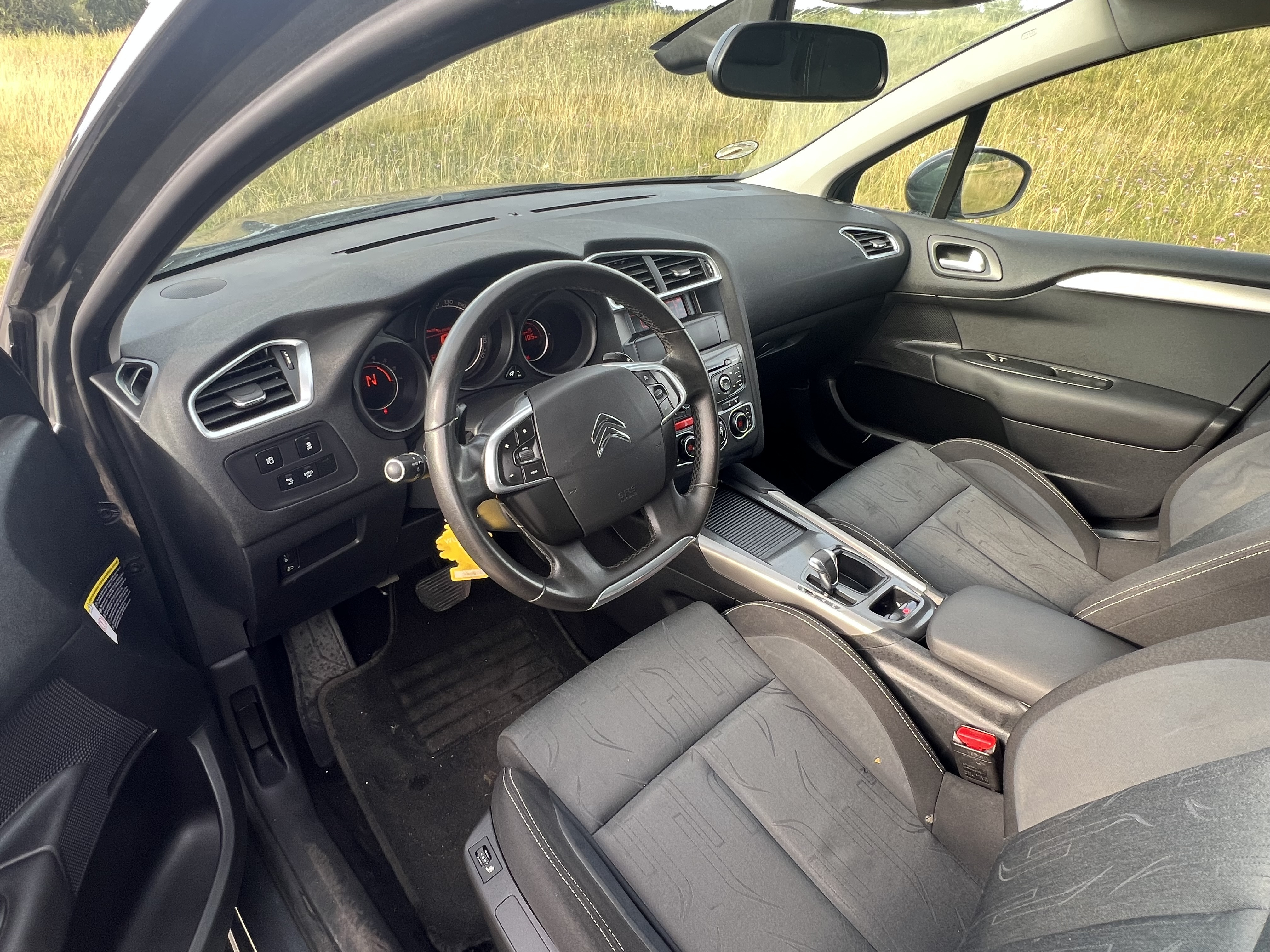 Grå Citroën C4 fra 2014