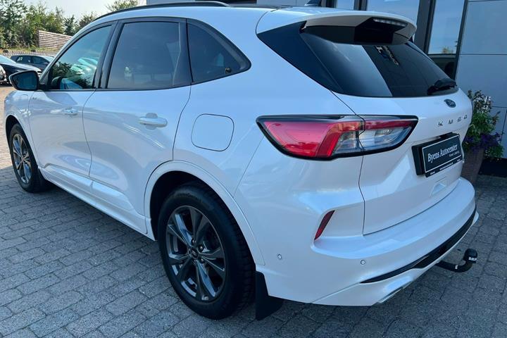 Hvid Ford Kuga fra 2020