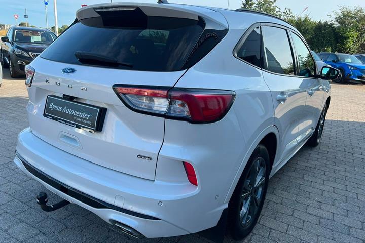 Hvid Ford Kuga fra 2020