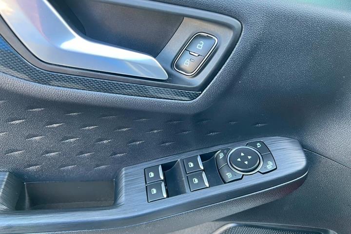 Hvid Ford Kuga fra 2020