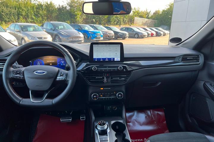 Hvid Ford Kuga fra 2020