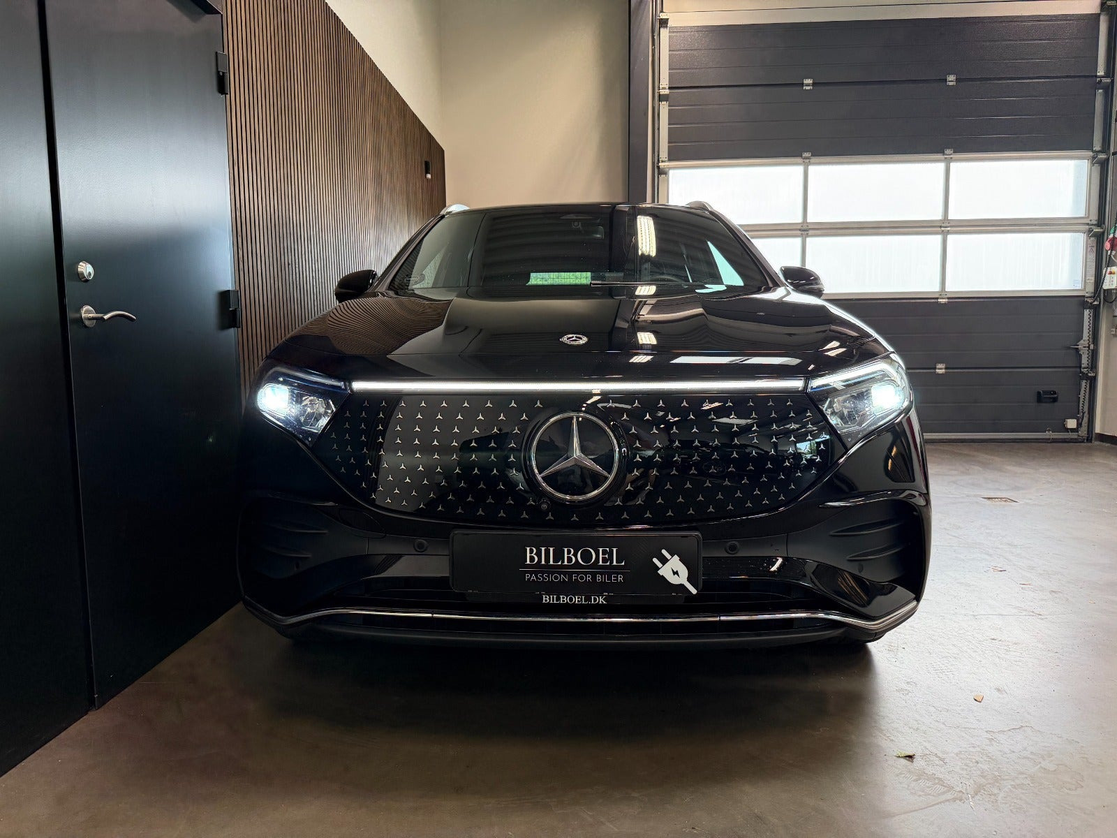 Sort Mercedes EQA250+ fra 2024