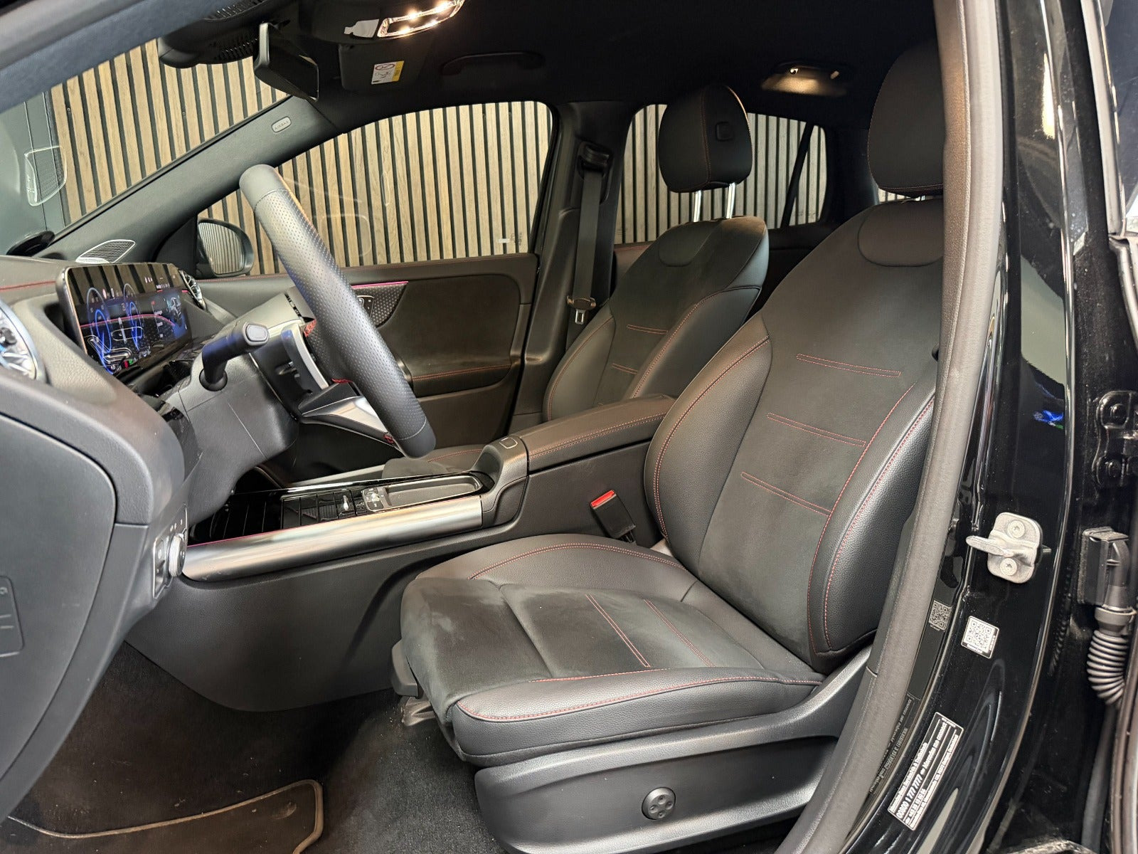 Sort Mercedes EQA250+ fra 2024