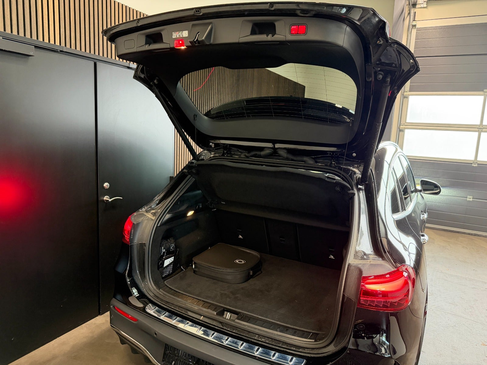 Sort Mercedes EQA250+ fra 2024