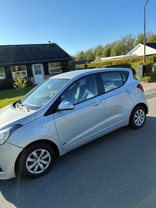 Hyundai i10 1.0 (hatchback)