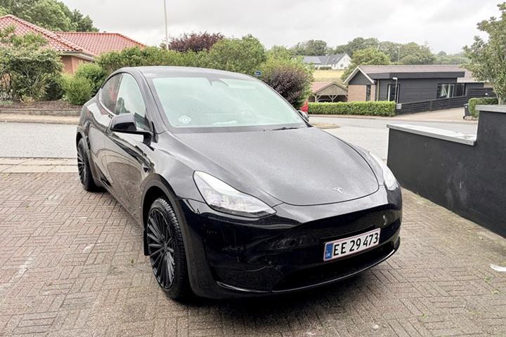 undefined Tesla Model Y fra 2023