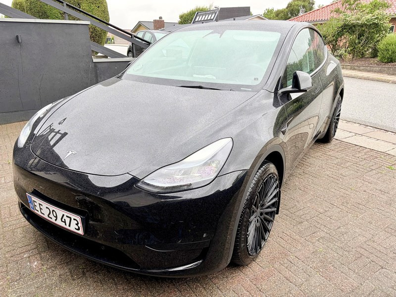 undefined Tesla Model Y fra 2023