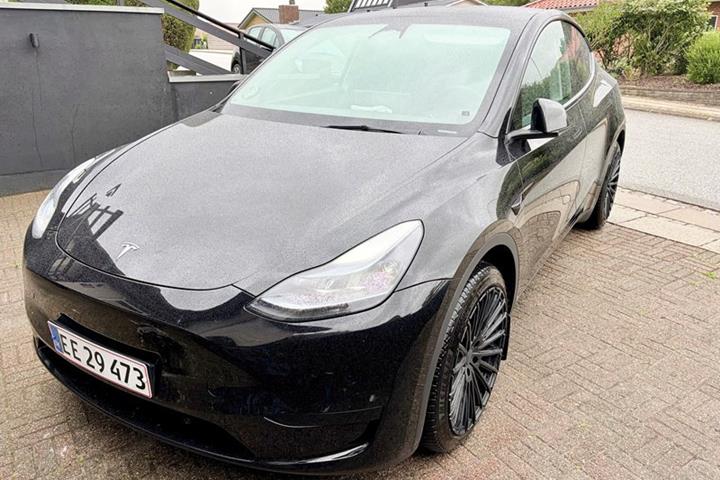undefined Tesla Model Y fra 2023
