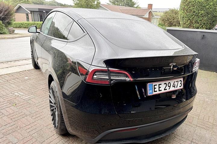 undefined Tesla Model Y fra 2023