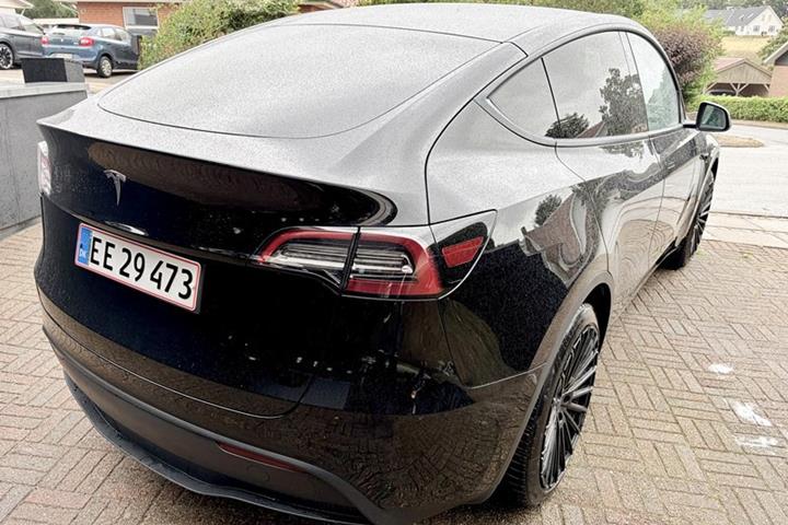 undefined Tesla Model Y fra 2023