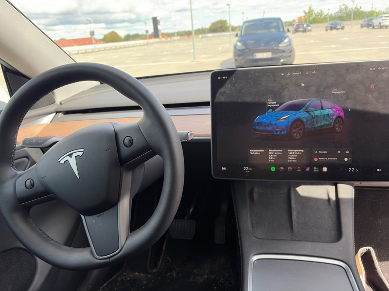 undefined Tesla Model Y fra 2025