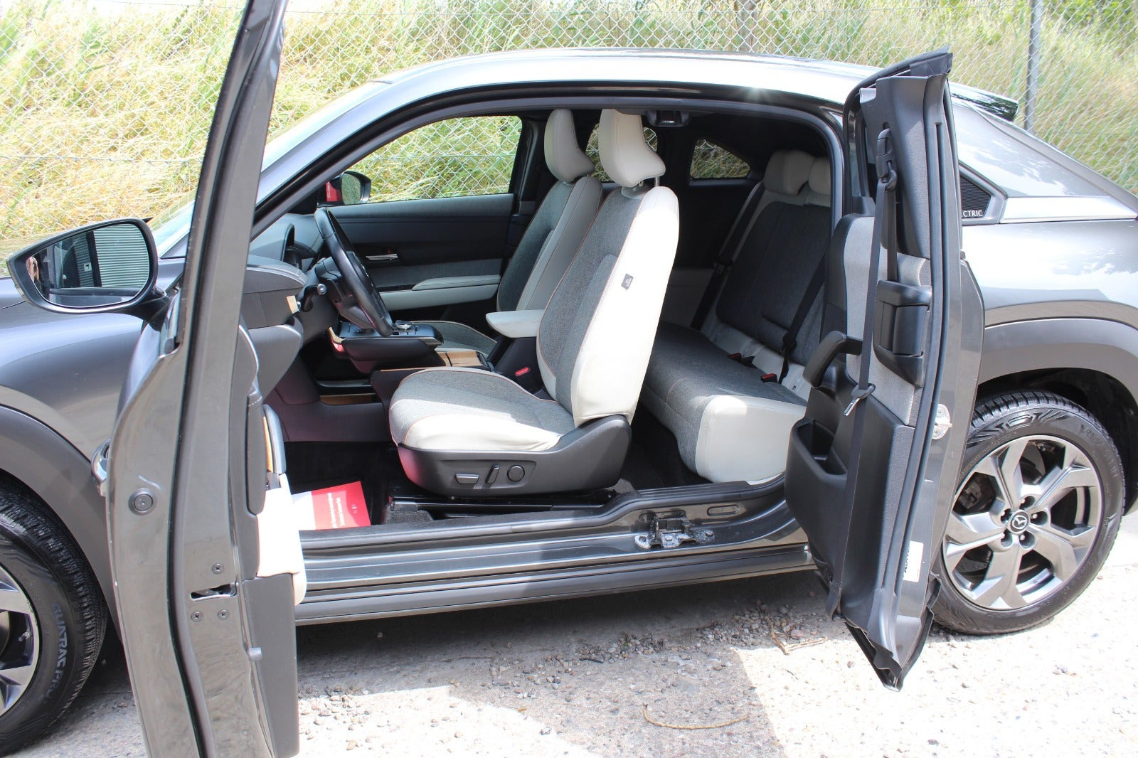 Sort Mazda MX-30 fra 2020