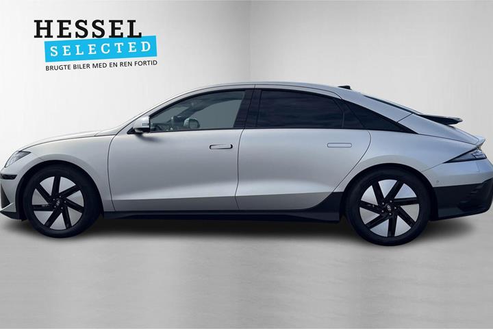 Orange Hyundai Ioniq 6 fra 2023