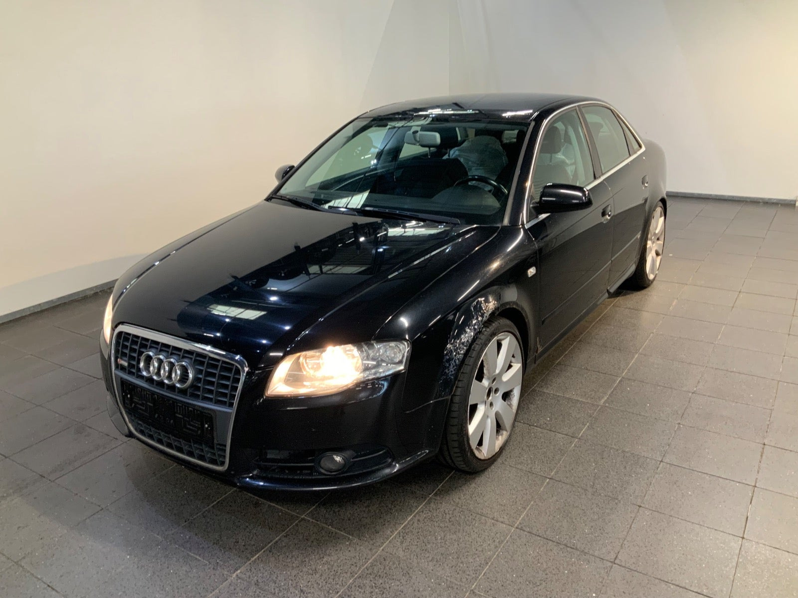 Audi A4 1,8 T 163 S-line