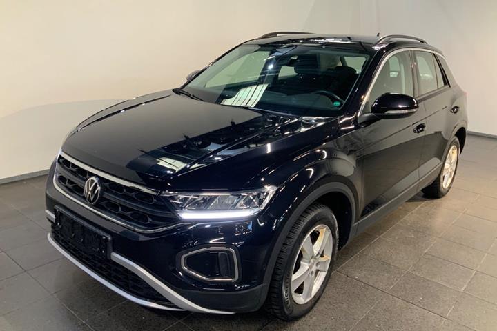 Sort VW T-Roc fra 2022 set udefra