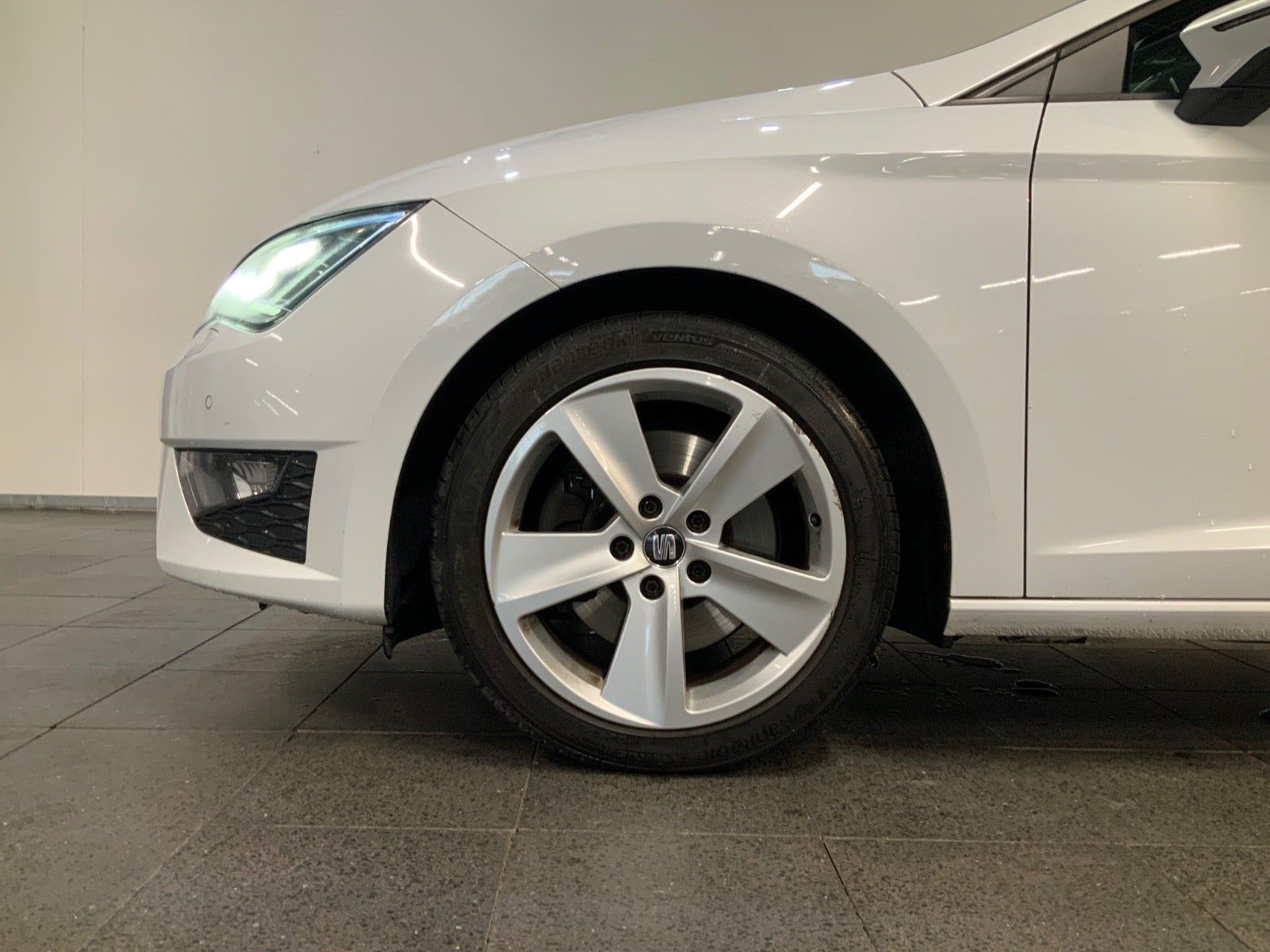 Hvid Seat Leon fra 2016