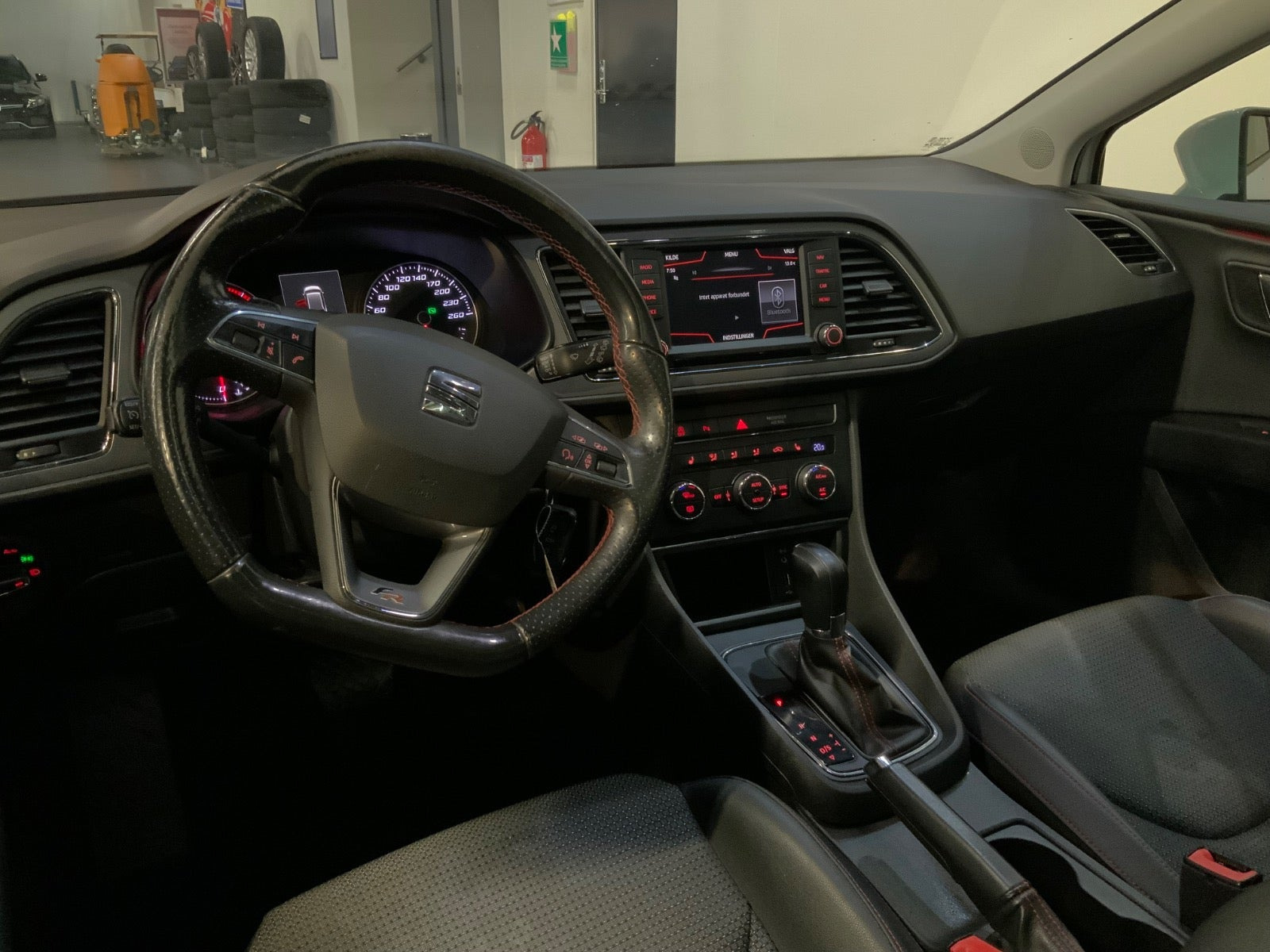 Hvid Seat Leon fra 2016