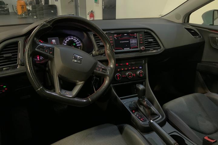 Hvid Seat Leon fra 2016