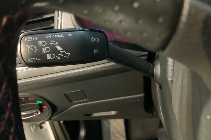 Hvid Seat Leon fra 2016