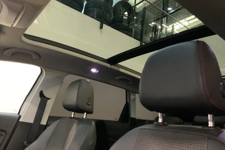 Hvid Seat Leon fra 2016