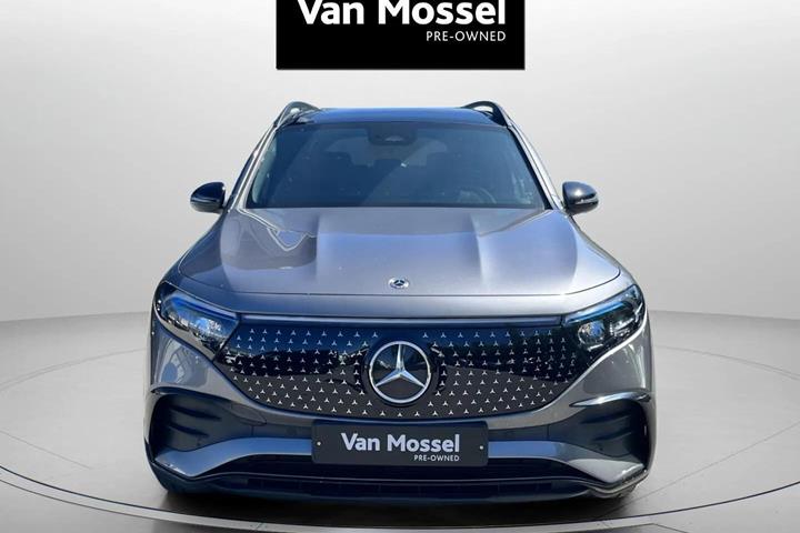 Grå Mercedes EQB 300 fra 2024