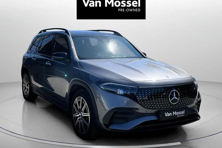 Grå Mercedes EQB 300 fra 2024
