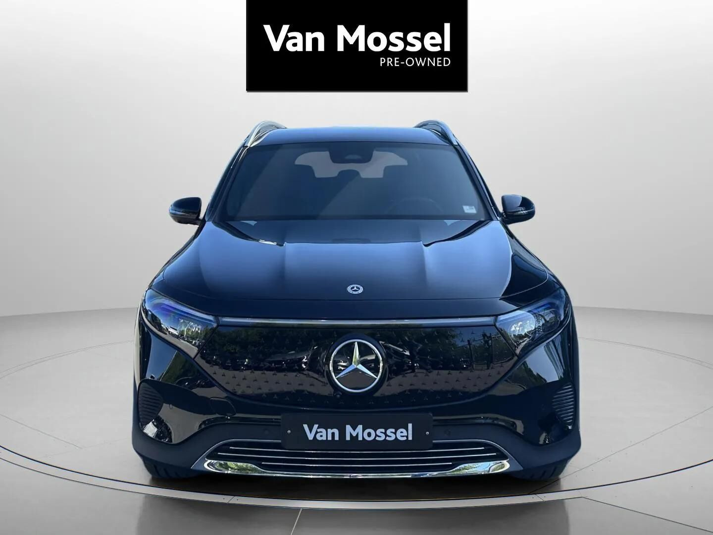 Sort Mercedes EQB 250+ fra 2025