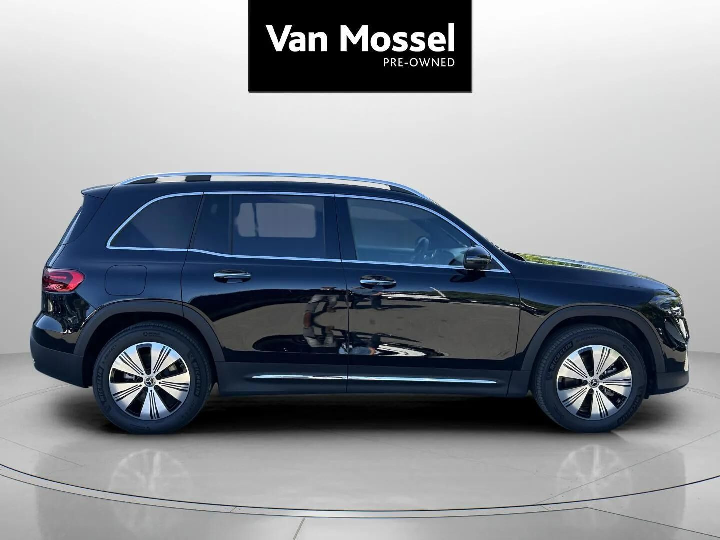 Sort Mercedes EQB 250+ fra 2025