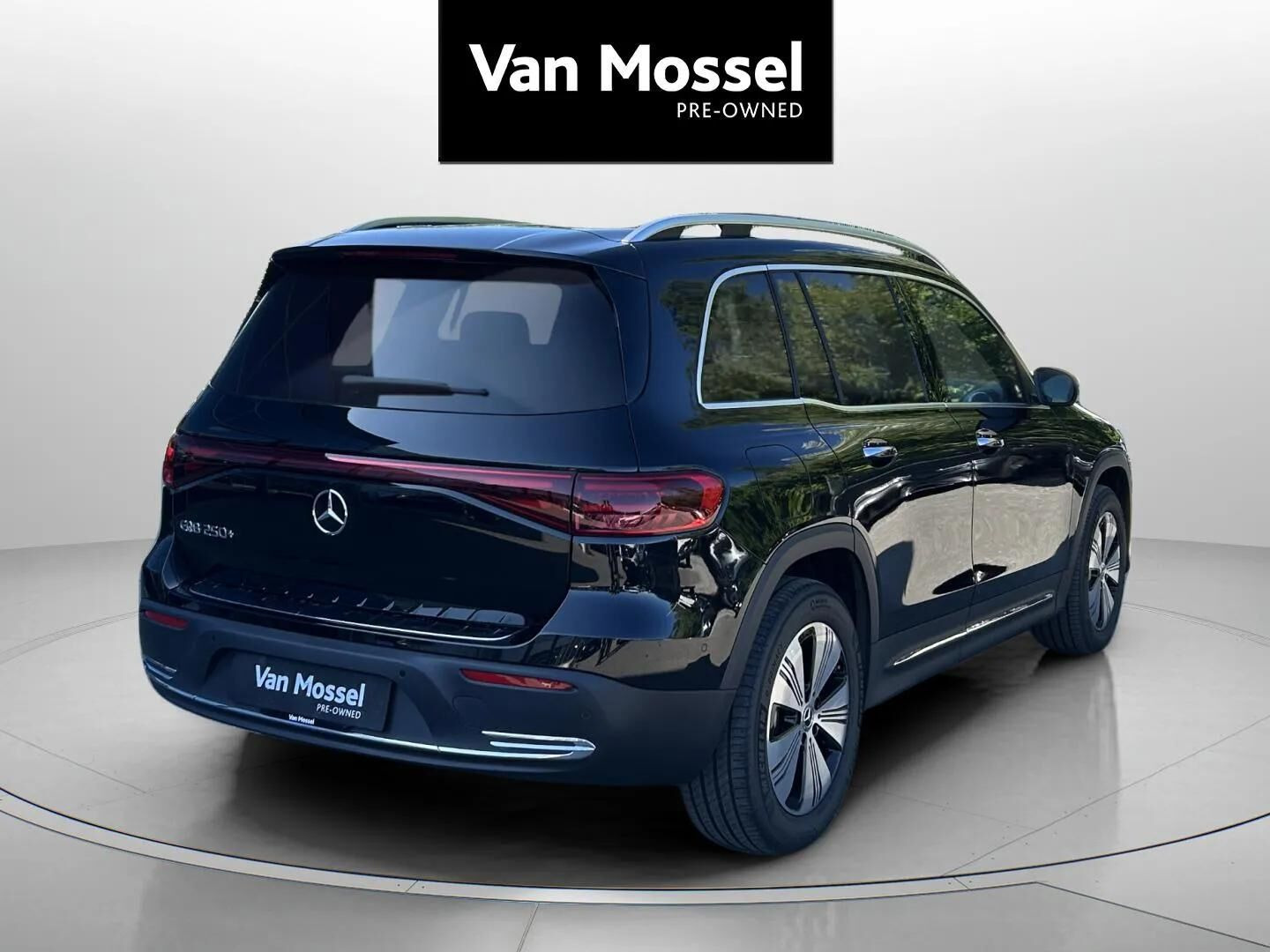 Sort Mercedes EQB 250+ fra 2025