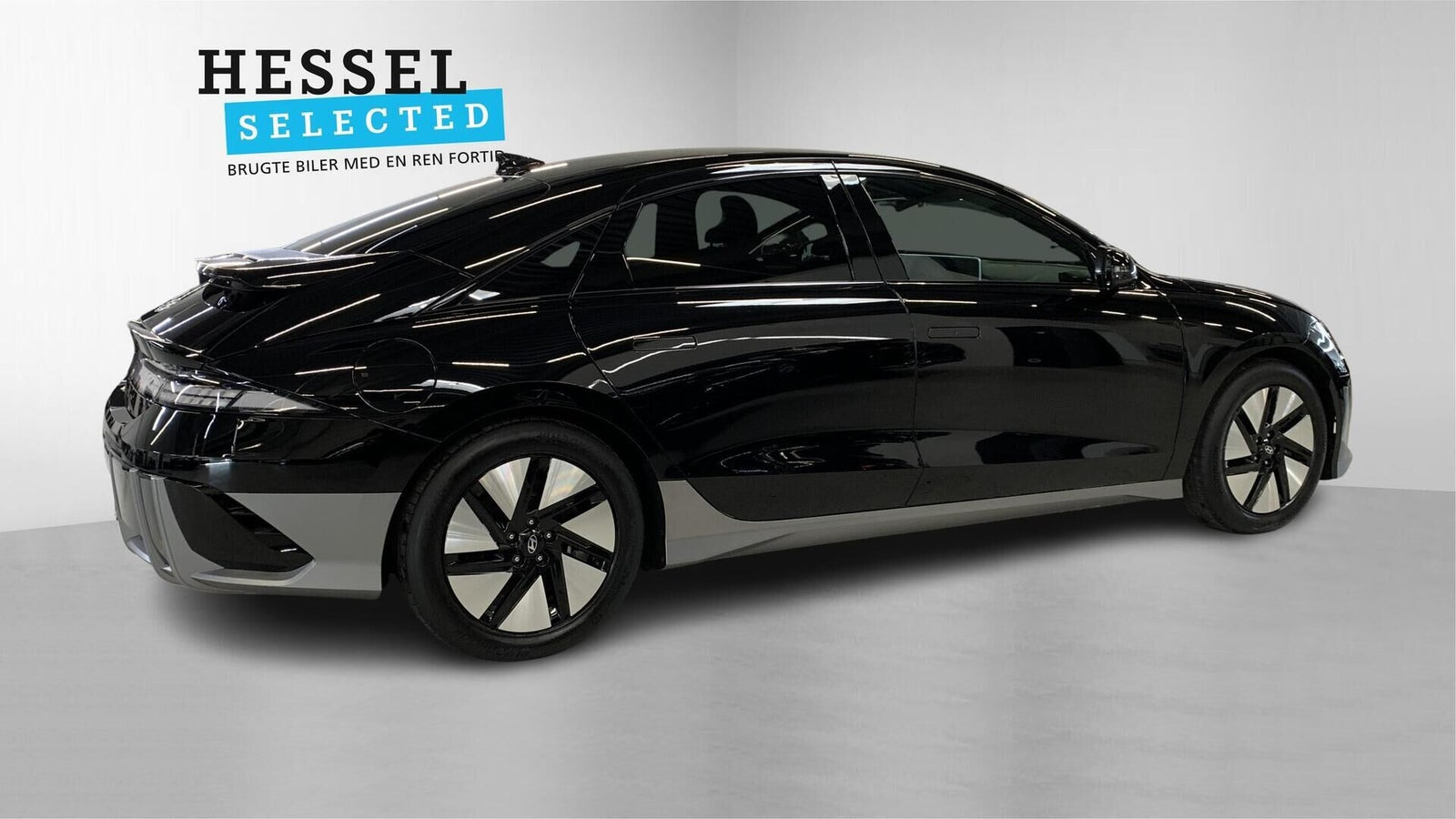 Blå Hyundai Ioniq 6 fra 2023