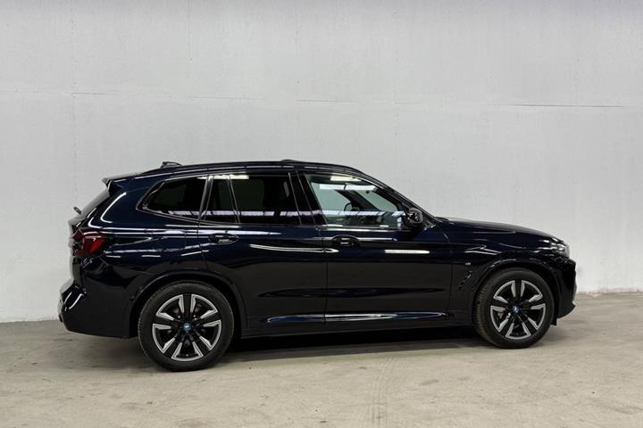 Sort BMW iX3 fra 2022