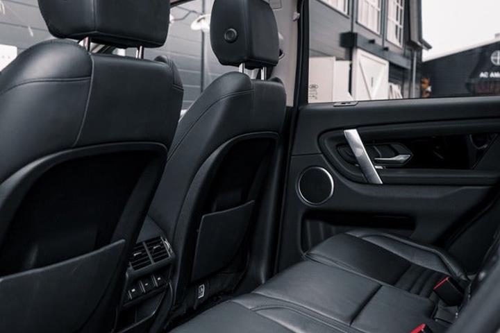 Grå Land Rover Discovery Sport fra 2019