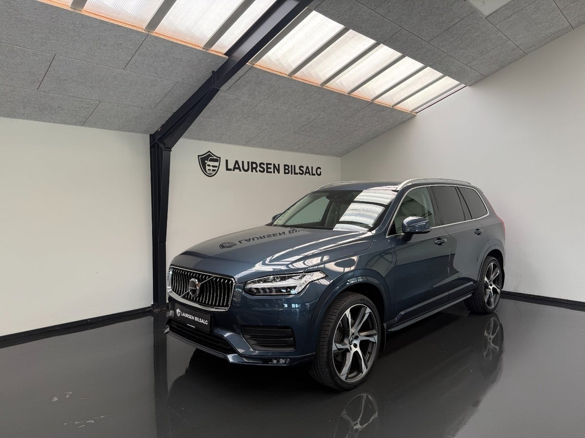 Blå Volvo XC90 fra 2020